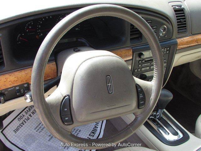 lincoln-Continental-steering-wheel.jpg