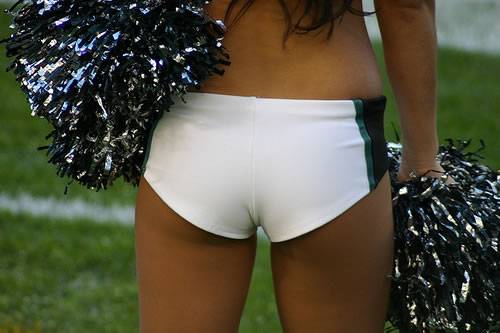 04-hot-cheerleaders.jpg