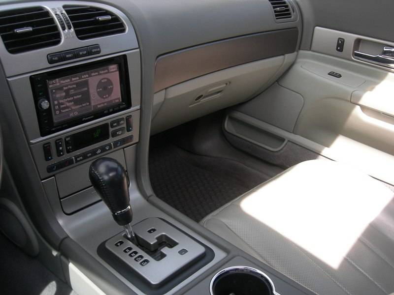 04Interior.JPG