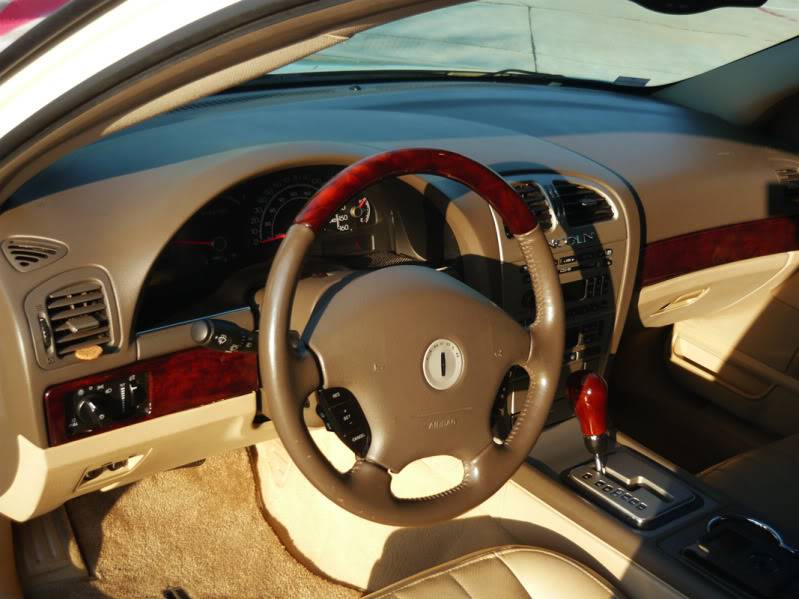 05_Lincoln_LS_Dash_Small.jpg