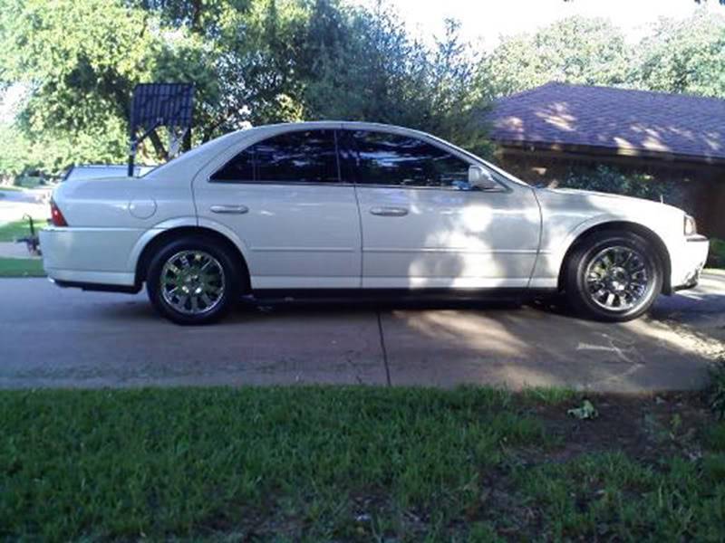 05_Lincoln_LS_Left.jpg