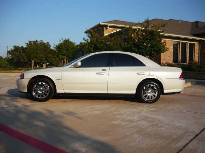 05_Lincoln_LS_Side_RtSmall-1.jpg