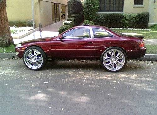 09-01-28-lexus-sc-on-26-inch-rims-1.jpg
