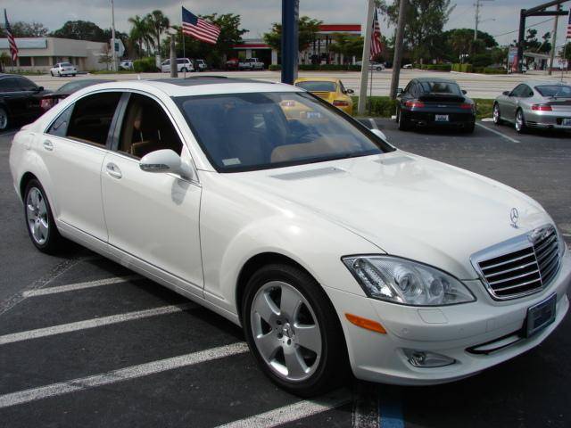 10686-2007-Mercedes-Benz-S550.jpg