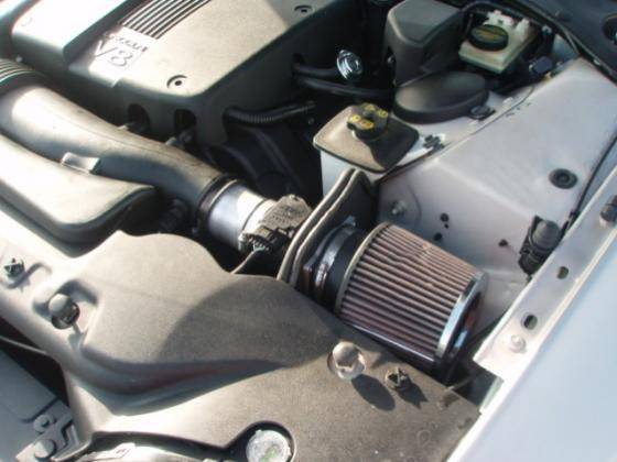 1182231572_car.jpg