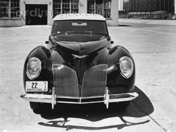 1940 Lincoln Zephyr Convertible.jpg