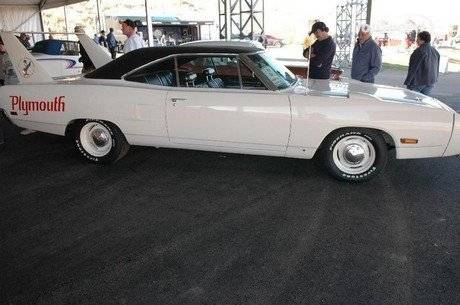 1970-plymouth-superbird-7_460x0w.jpg