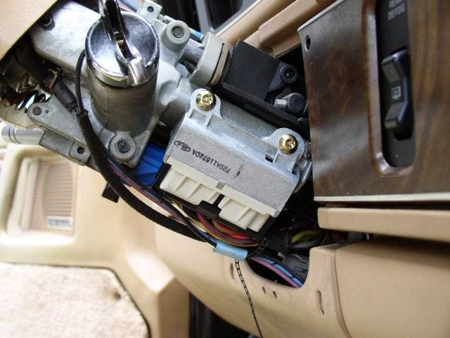 1984IgnitionSwitch-007a.jpg