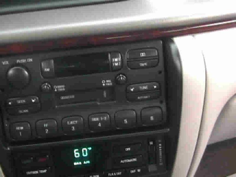 1995LincolnContinentalVCDashPartial.jpg