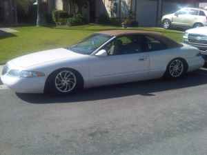 1998 Mark VIII.jpg