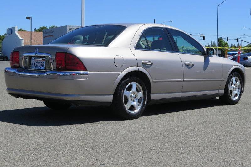 2000_lincoln_ls-pic-3299776459321213511-V8-CA.jpeg