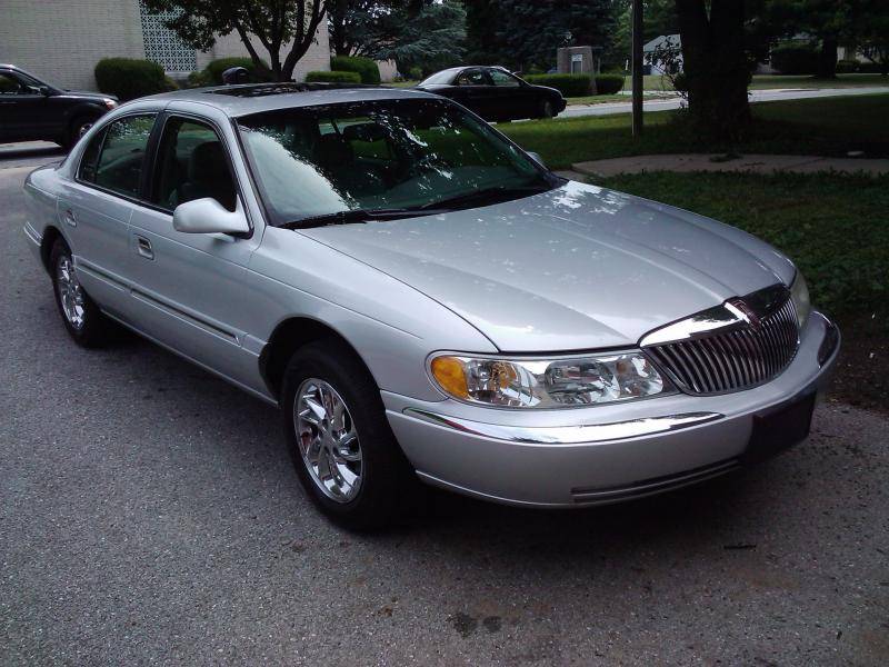 2001 Continental.jpg