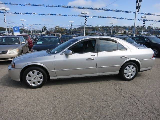 2003_lincoln_ls-pic-2453310305356140328-V6-WI.jpg