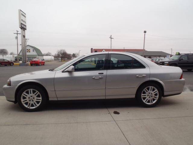 2004-V8-Silver.jpg