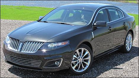 2010-Lincoln-MKS-i01.jpg