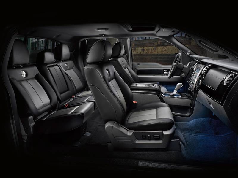2011-Ford-Harley-Davidson-F-150-Interior-1920x1440.jpg