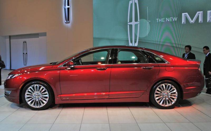 2012-NY-2013-Lincoln-MKZ-Side.jpg