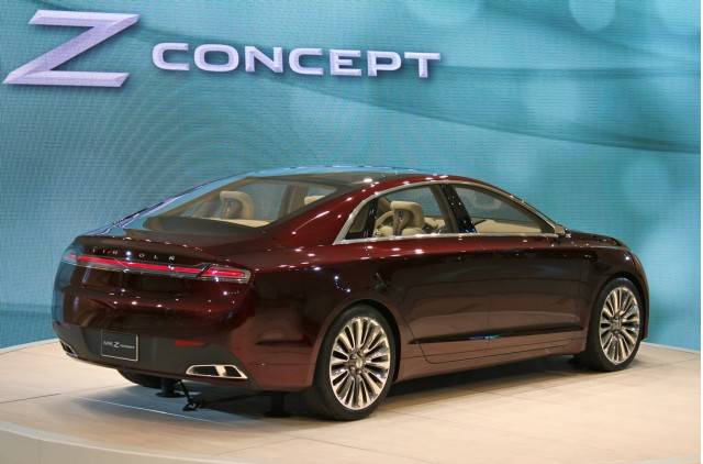 2013-lincoln-mkz_100376967_m.jpg