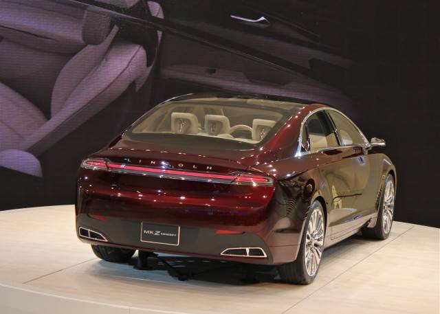 2013-lincoln-mkz_100376973_m.jpg