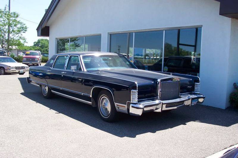 77TownCar.jpg