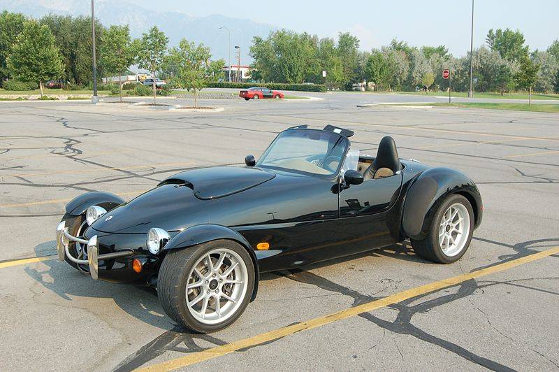 800px-Panoz_Roadster.jpg