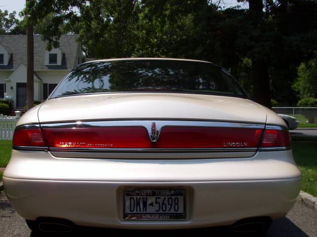 97LincolnMarkVIII005.jpg