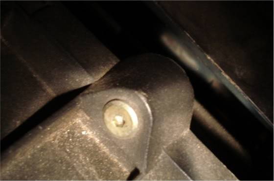 airboxscrewclose.jpg