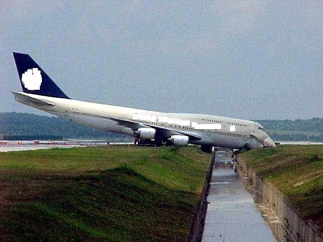 airplane-747.jpg
