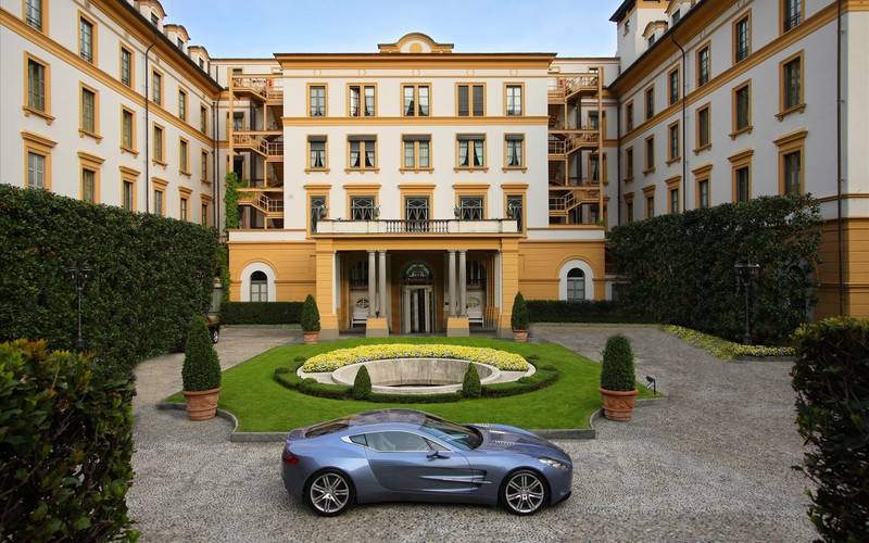 astonmartinone77bluesilc.jpg