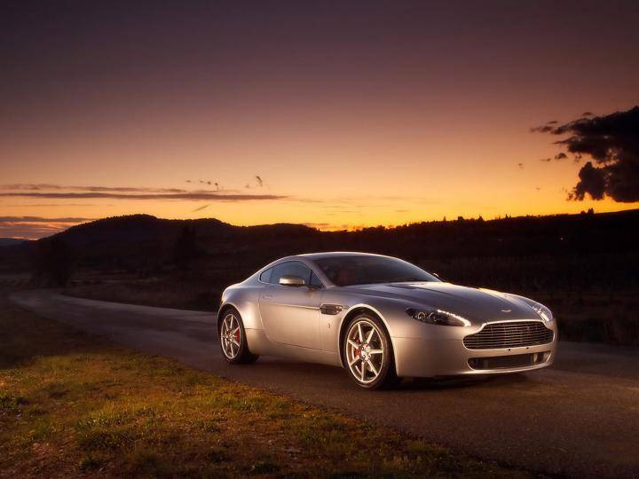 astonmartinv8vantagesil.jpg