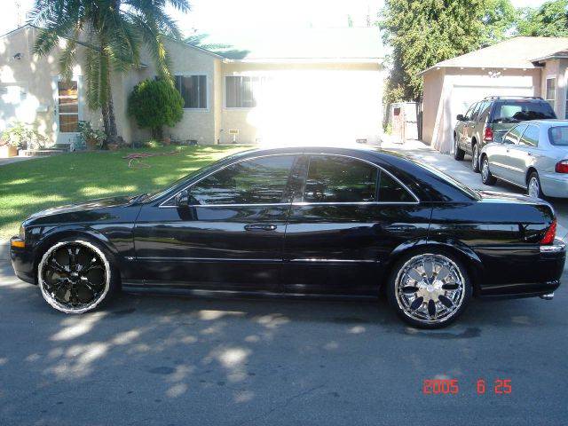 black and chrome rims.JPG