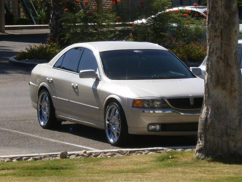 car and house pics 001.jpg