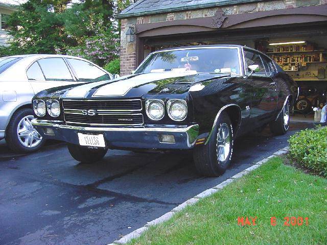 CHEVELLE SIDE AT MOMS.jpg