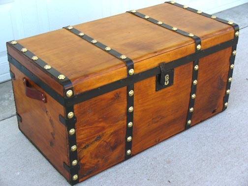 Circa%201850s%20Gold%20Rush%20Stagecoach%20Trunk.jpg
