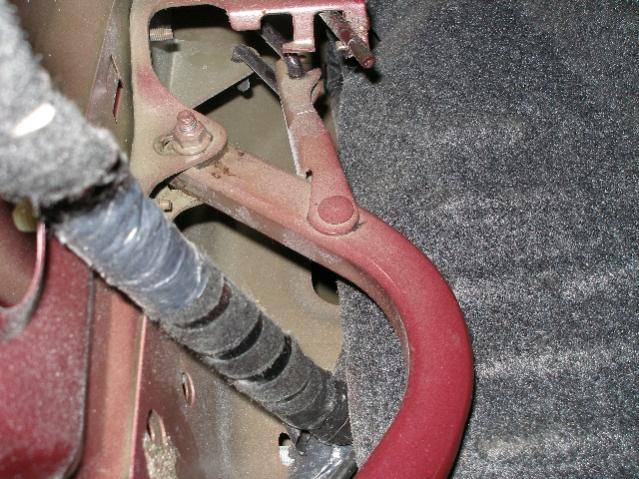 deck lid adjusting bolt 001.jpg