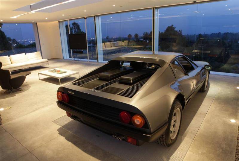 ferraricenterpiece1.jpg