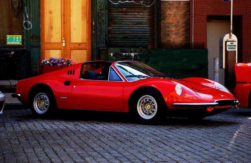 ferraridinored.jpg