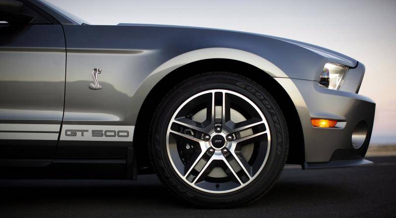 ford-shelby-gt500-2010-front-clip-detail.jpg