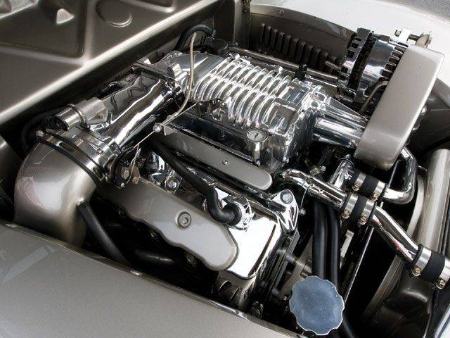 hrdp_0809_02_z+1940_ford_coupe+motor.jpg