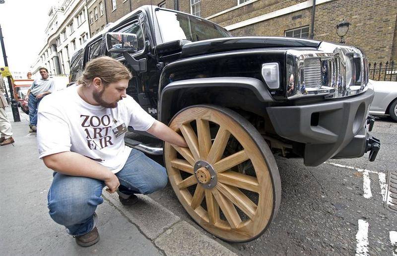 hummer-wooden-wheels.jpg