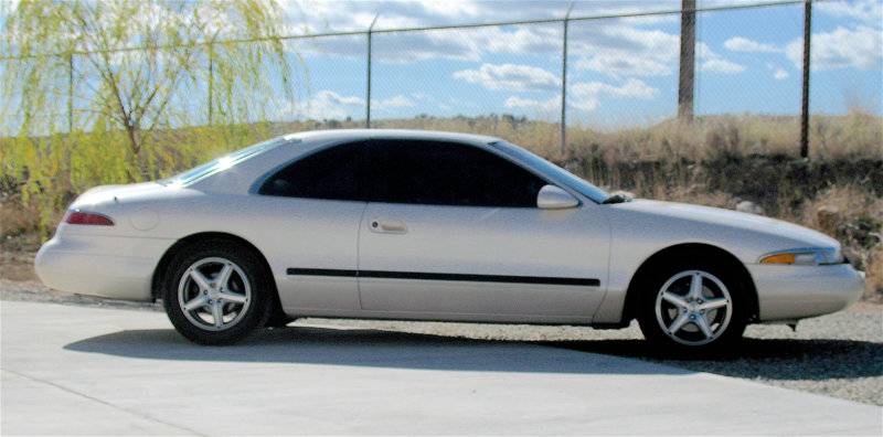 Ivory stripe right:cropped.jpg