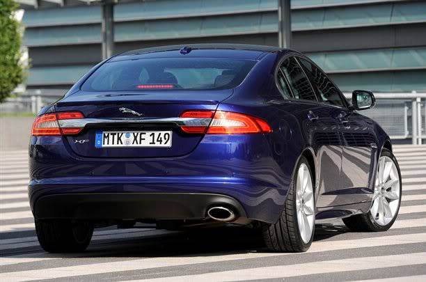 Jaguar-XF-2961111315183261600x1060.jpg