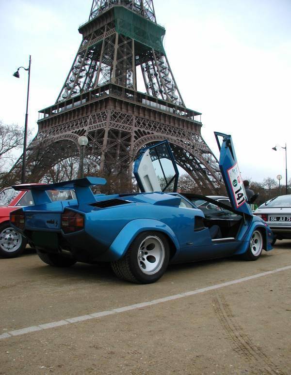 lamborghinicountachblue.jpg