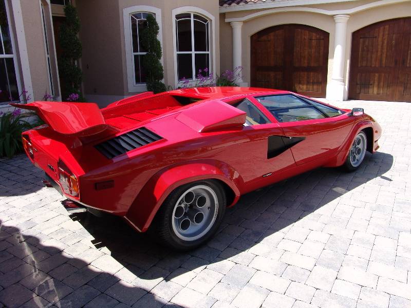 lamborghinicountachredrk.jpg