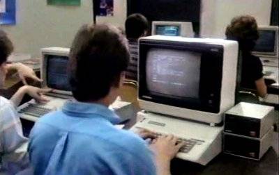 las_vegas_weekend_apple_iie_1.jpg