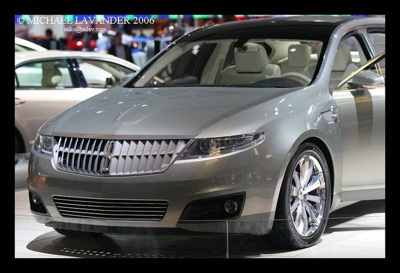Lincoln%20MKS%20b.jpg