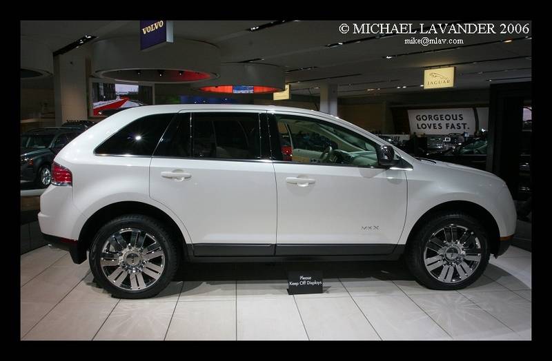 Lincoln%20MKX%20c.jpg