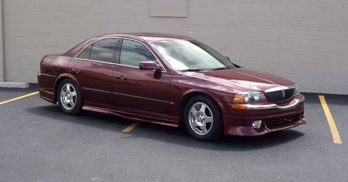 Lincoln LS 01.jpg