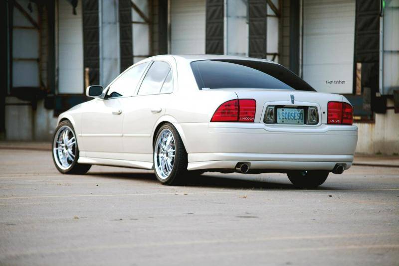 Lincoln LS wilwood 1.jpg