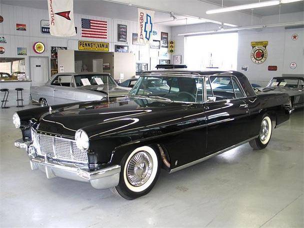 Lincoln Mark II-1.jpg